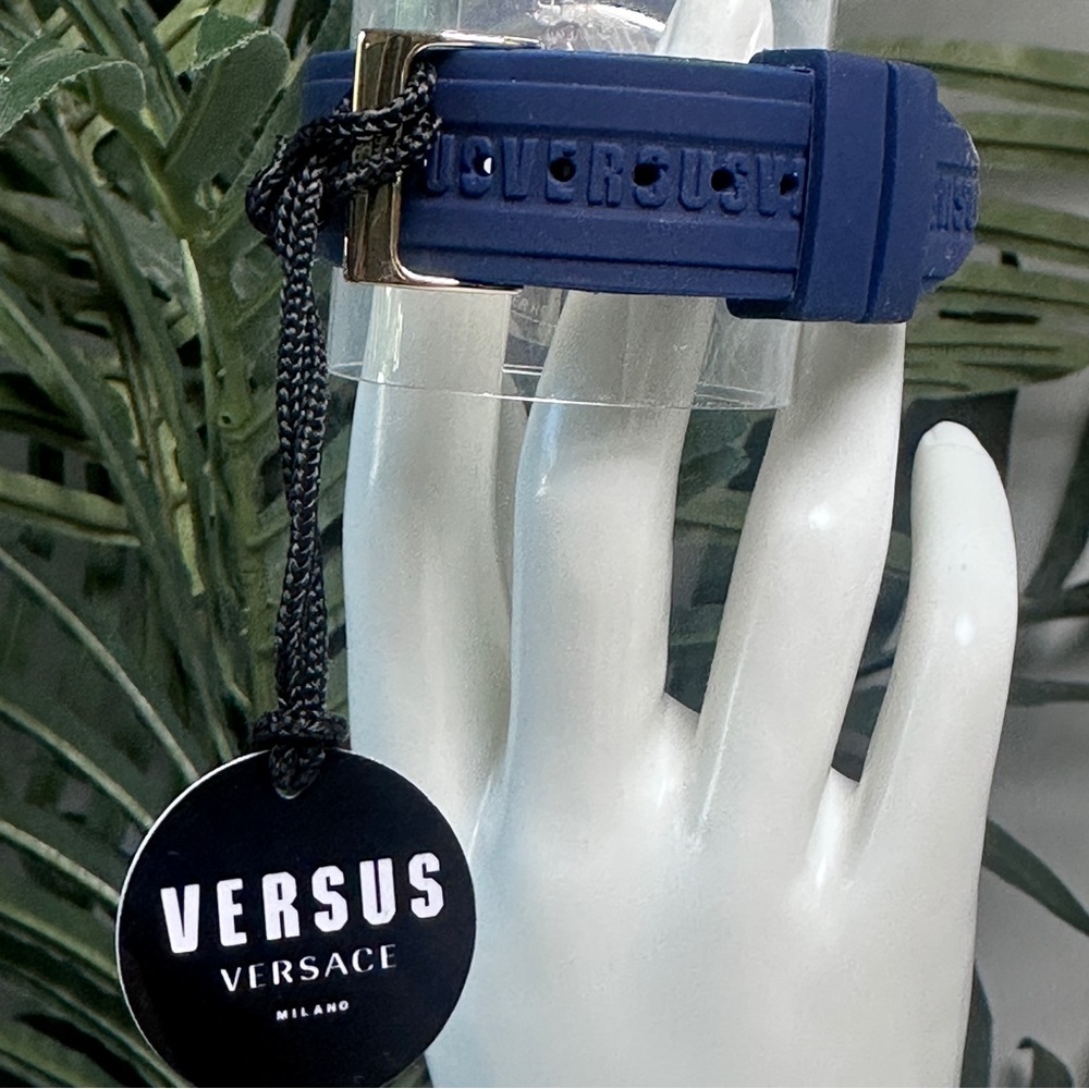 NWT Versace Versus Tokyo R Silicone Midnight Blue Silicone Watch with Case - Picture 4 of 7